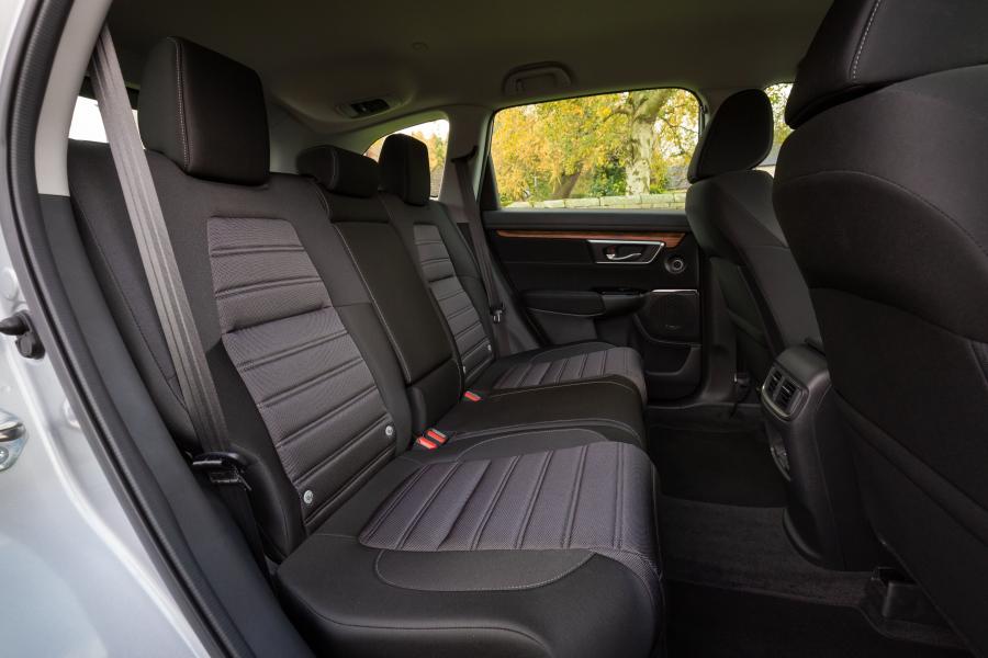 Интерьер Honda CR-V 2018 года  (UK) (фото 37 из 40)